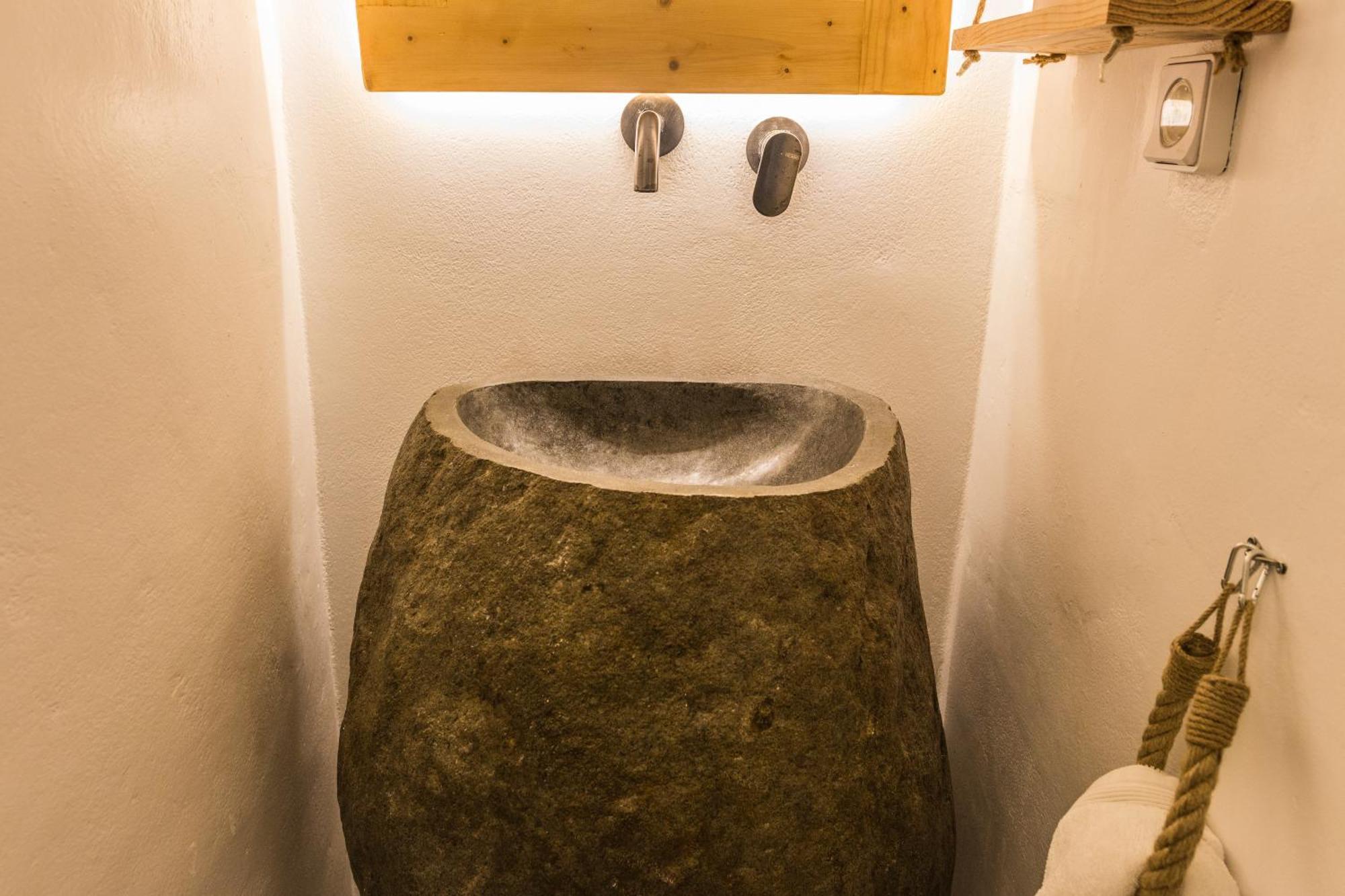 Salt Suites Milos Pollonia Eksteriør billede